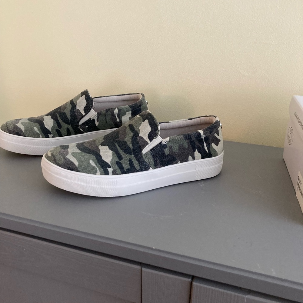 Steve Madden Gills-C Green Camo Size 9 - image 3